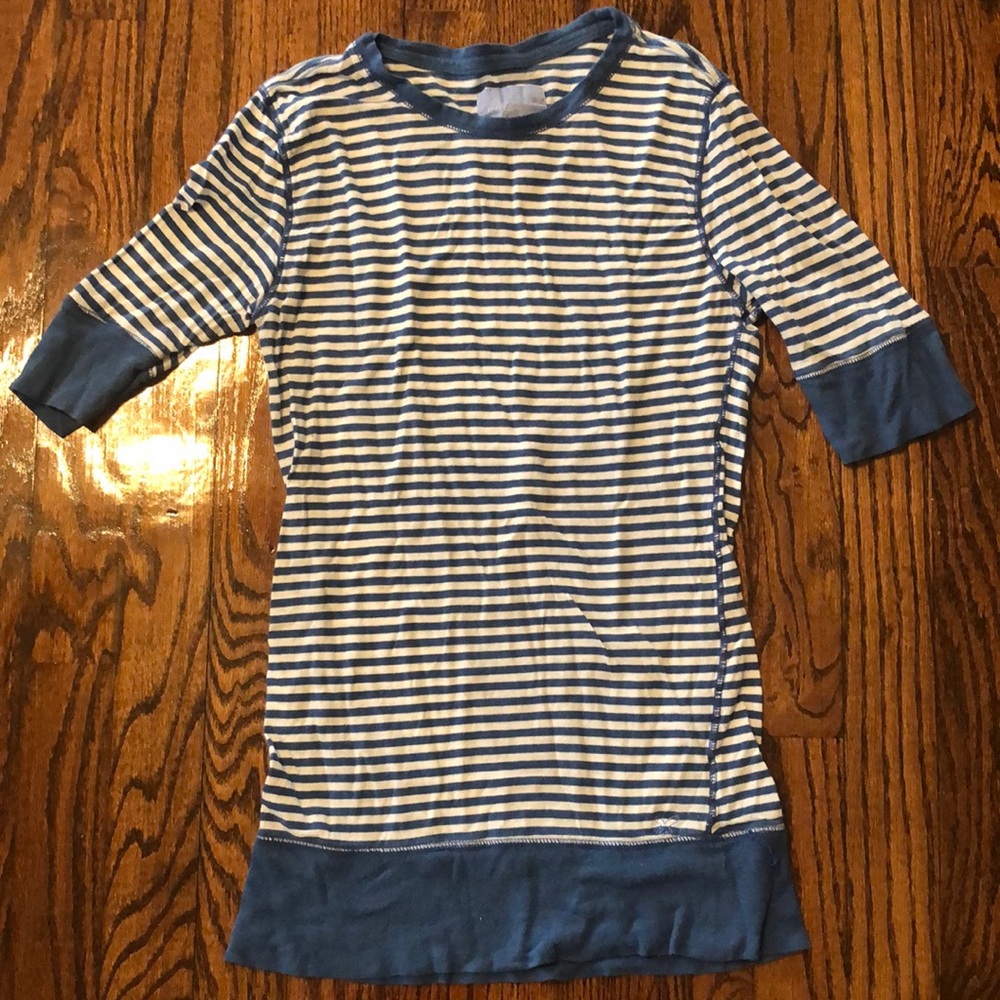 American Eagle Size XS Top Blue and White Striped